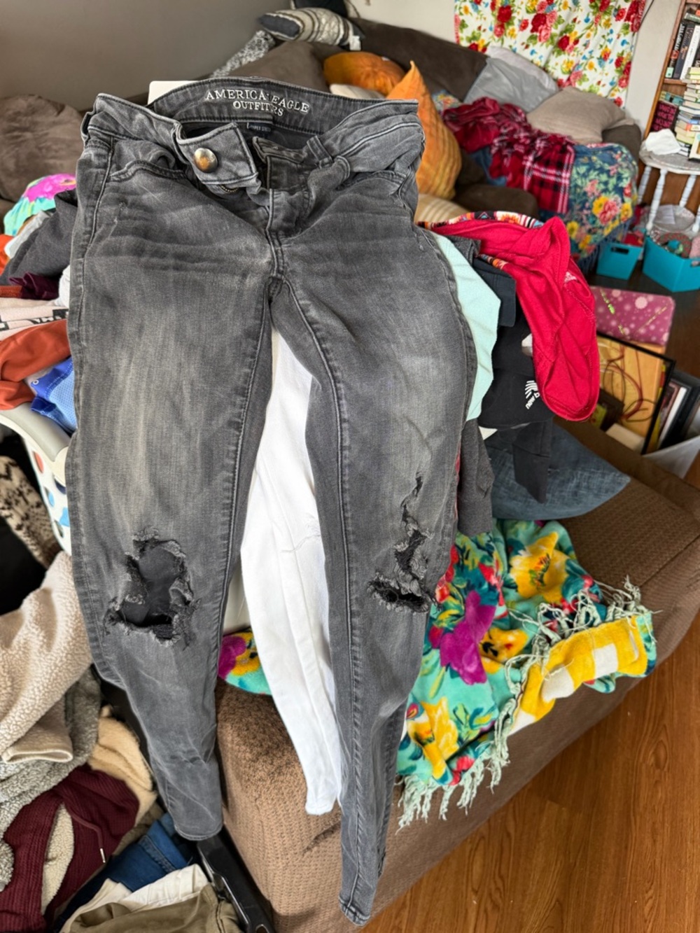American Eagle Outfitters Distressed Gray Skinny Jeans